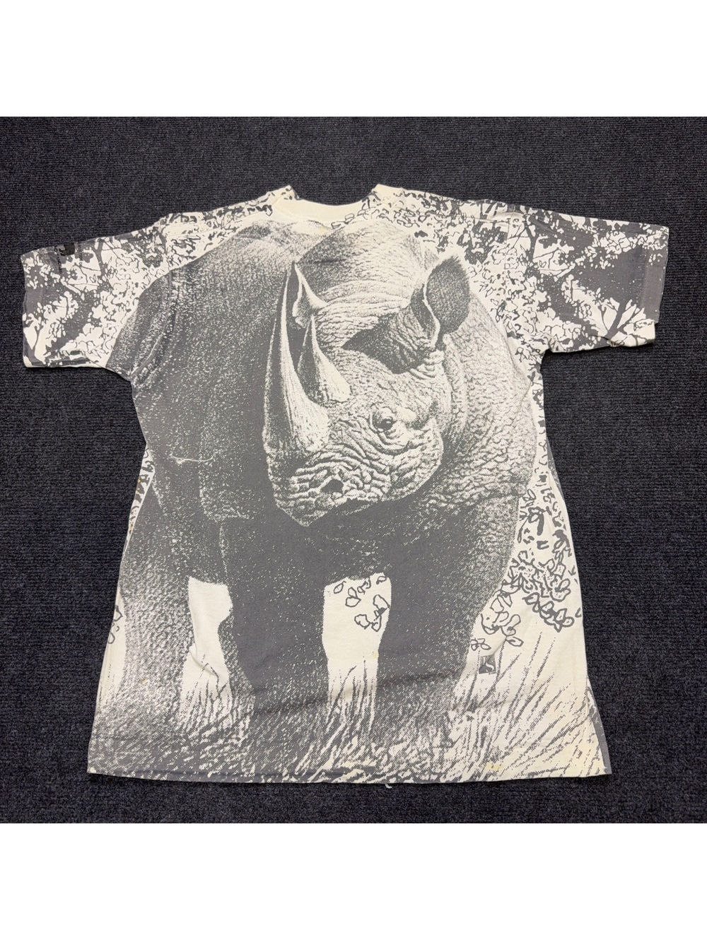 Vintage Fruit of the Loom Rhino Graphic T-Shirt Men Regular M
